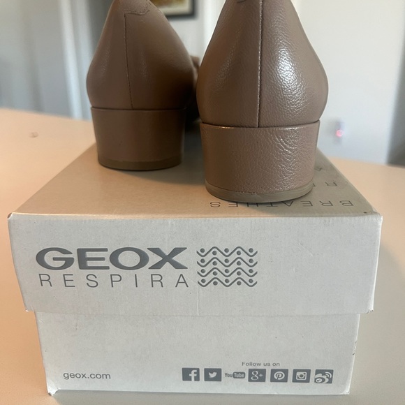 Geox Light Taupe Leather Shoes - Picture 3 of 7